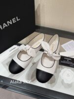 CHANEL    Early Spring New Milan Fashion Show Collection  Super Hot Butterfly Knot Rabbit Ears Mary Jane Single Shoes for Women. Imported sheepskin is super comfortable - Image 48