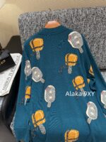 Hermes  H  2024 Autumn/Winter New CollectionMedium to Long Wool/Cashmere Jacquard Ice Cream Pig Nose  Jacquard logo peacock green knitted cardigan jacket for women. - Image 8