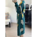 Hermes  H  2024 Autumn/Winter New CollectionMedium to Long Wool/Cashmere Jacquard Ice Cream Pig Nose  Jacquard logo peacock green knitted cardigan jacket for women. - Image 9