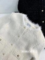 Moncler ""Down jacket that doesn't look strong"" Mengkou  2024 autumn and winter new item  wool mink fur gold and silver thread splicing down jacket with 90 white goose down filling - Image 9