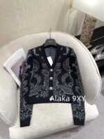 BALMAIN is a musthave for socialites B  24 early autumn new bright silk embroidery jacquard logo metal buckle slim fit long sleeved knitted sweater cardigan top coat - Image 7