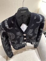 BALMAIN is a musthave for socialites B  24 early autumn new bright silk embroidery jacquard logo metal buckle slim fit long sleeved knitted sweater cardigan top coat - Image 10