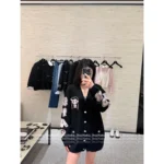 Chanel 25B Fall/Winter Collection 🎀 Bow Cuff Cashmere Sweater - 100% Kashmir Wool Pullover with Jacquard Logo