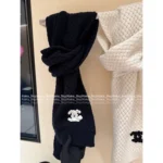 Chanel 25A Fall/Winter Collection ☑️ Heavyweight Knit Set - 100% Cashmere Pineapple Scarf & Beanie - Image 15