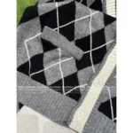 Gucci 2025SS Early Fall Collection 🩶 British Style Argyle Cardigan - Color-Block Knit Blazer with Logo Detail - Image 2