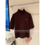 miumiu 2025SS Fall/Winter Collection 🩶 Jacquard Letter Logo Semi-Turtleneck Short-Sleeve Knit Top - 100% Wool - Image 15