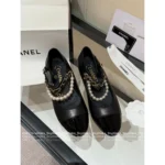 Chanel 25B Early Fall Collection ⛓️ Runway Chain & Patent Leather Mary Janes - Pearl-Accented Pumps for Elegant Style - Image 8