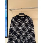 BURBERRY 2025 Early Fall Collection 🆕 Classic Plaid Color-Block Sweater - Unisex Oversized Wool Blend Pullover - Image 4