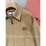 miumiu 2025SS Early Fall Collection 🤎 American Retro Jacket - Khaki Leather Logo Notch Collar Coat - Image 13