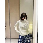 Chanel 2024N Coco Neige Ski Collection 🤍 Embroidered Logo Hooded Pullover - Luxury Cashmere/Silk Blend with Pom-Pom Detail - Image 5