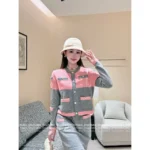 Chanel 2025SS Early Fall Collection 🎀 Grey-Pink Color-Block Set - 4-Pocket Knit Suit with Metal Buttons - Image 6