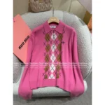 miumiu 2025SS Early Fall Collection 🎀 Argyle Jacquard Cardigan - Preppy Notch Collar w/ Embroidered Logo & Cashmere Blend - Image 12