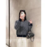 Hermes 🍊 2025 Early Autumn New Collection Jacquard Pig Nose Logo Zip-Up Cardigan in Cashmere/Wool Blend - Image 6