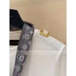 Louis Vuitton 2025SS Spring/Summer Collection 🩶 Women’s Tie-Neck Short-Sleeve T-Shirt - 100% Premium Cotton - Image 9