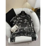 Chanel 25A Early Fall Collection ✉️ Jacquard Gold-Thread Sweater - Round Neck Wool/Cashmere Blend Pullover w/ Dust Bag - Image 2