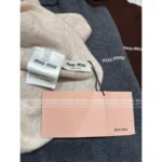 miumiu 2025SS Fall/Winter Collection 🩶 Jacquard Letter Logo Semi-Turtleneck Short-Sleeve Knit Top - 100% Wool - Image 11