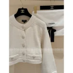 Chanel 2025A Haute Atelier Collection 🤍 Chunky Knit Cardigan - Cropped Wool Blend Jacket with Crochet Pockets - Image 14
