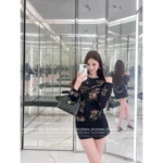 Chanel 25A Early Fall Collection 🖤 Heavyweight Jacquard Sweater - Gold-Thread Embroidery & Crystal Logo Wool Pullover - Image 3
