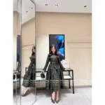 Chanel 2025A Fall/Winter Haute Atelier Collection 📜 Green Vintage Tweed Set - Belted Robe Blazer & Matching Midi Skirt - Image 6