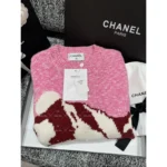 Chanel 2024N Coco Neige Ski Collection ❄️ Snow Mountain Sweater - Color-Block Jacquard Logo Pullover 🏔️ - Image 9