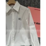 miumiu 2025SS Early Fall Collection 🤍 Short White Shirt - Notch Collar Logo Classic Style - Image 8