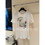 Dior 2025SS Spring/Summer Collection 🌈 Signature Print Linen-Cotton Tee - Hand-Painted Logo Short Sleeve Shirt - Image 5