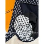 Louis Vuitton 2025 Early Fall Collection 🌟 Silk-Cotton Blend Tee - Jacquard Logo Round Neck Short Sleeve (with Silk) - Image 13