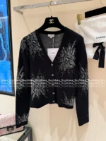 Chanel 25B Early Fall Collection 🖤 Snowflake Logo Sweater - Jacquard Wool Pullover with Round Neck - Image 8