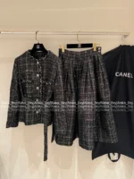 Chanel 2025A Fall/Winter Haute Atelier Collection 📜 Green Vintage Tweed Set - Belted Robe Blazer & Matching Midi Skirt - Image 2