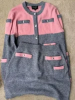 Chanel 2025SS Early Fall Collection 🎀 Grey-Pink Color-Block Set - 4-Pocket Knit Suit with Metal Buttons - Image 11