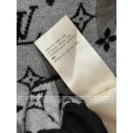 Louis Vuitton 2025SS Early Fall Collection 🐻 Wool Blend Hooded Vest - Jacquard Logo Cape Top with Notch Collar - Image 6