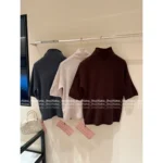 miumiu 2025SS Fall/Winter Collection 🩶 Jacquard Letter Logo Semi-Turtleneck Short-Sleeve Knit Top - 100% Wool - Image 3