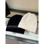 Chanel 25A Fall/Winter Collection ☑️ Heavyweight Knit Set - 100% Cashmere Pineapple Scarf & Beanie - Image 5