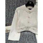 Chanel 🤍 2025A Haute Atelier Collection Chunky Knit Buttoned Pocket Cropped Cardigan for Women - Image 8