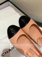 Chanel 2025B Early Fall Collection 🐼 Color-Block Mary Janes - Leather Chain Strap Two-Tone Pumps - Image 9