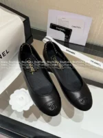 Chanel 2025B Early Fall Collection 🐼 Color-Block Mary Janes - Leather Chain Strap Two-Tone Pumps - Image 4