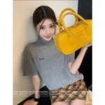 miumiu 2025SS Fall/Winter Collection 🩶 Jacquard Letter Logo Semi-Turtleneck Short-Sleeve Knit Top - 100% Wool