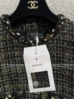 Chanel 2025A Fall/Winter Haute Atelier Collection 📜 Green Vintage Tweed Set - Belted Robe Blazer & Matching Midi Skirt - Image 20