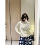 Chanel 2024N Coco Neige Ski Collection 🤍 Embroidered Logo Hooded Pullover - Luxury Cashmere/Silk Blend with Pom-Pom Detail - Image 9