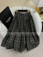 Chanel 2025A Fall/Winter Haute Atelier Collection 📜 Green Vintage Tweed Set - Belted Robe Blazer & Matching Midi Skirt - Image 19