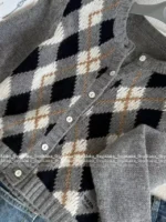 Prada 2025SS Fall/Winter Collection 🆕 Celebrity-Inspired Cashmere Sweater - Preppy Argyle Pullover with Youthful Charm 🐑 - Image 8