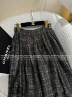 Chanel 2025A Fall/Winter Haute Atelier Collection 📜 Green Vintage Tweed Set - Belted Robe Blazer & Matching Midi Skirt - Image 18
