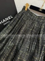 Chanel 2025A Fall/Winter Haute Atelier Collection 📜 Green Vintage Tweed Set - Belted Robe Blazer & Matching Midi Skirt - Image 17
