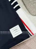 THOM BROWNE 2025 Early Fall Collection 👧 Classic Color-Block Set - Ribbed Cuff Zip-Up Leisure Suit - Image 15