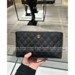 Chanel 2025B Early Fall Collection 🖤 "Underrated Gem" Caviar Leather Clutch - Exclusive Metal Logo & Structured Silhouette 👜