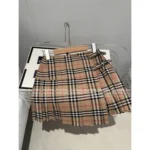 BURBERRY 25 Spring/Summer Collection 🤎 Heavyweight Pleated Mini Skirt - High-Waist Slimming A-Line Silhouette