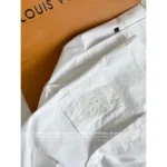 Louis Vuitton 2025SS Spring/Summer Collection 🔍 Women's Embroidered Pocket Short Shirt - Cropped White Blouse - Image 10