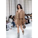 Louis Vuitton 2025SS Early Fall Collection 🤎 Khaki Wool Blend Coat Dress - Runway-Inspired Tweed Outerwear - Image 5