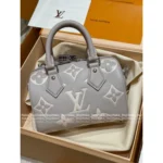 Louis Vuitton Classic Versatile "Rich Girl Must-Have"❗️ New Speedy 20 Handbag/Bowling Bag - Crossbody Shoulder Bag for Women - Image 6