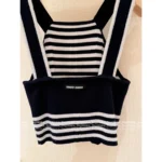 miumiu 2025SS Spring/Summer Collection 🖤 Letter Logo Sleeveless Vest - Color-Block Straps & 100% Imported Wool - Image 3